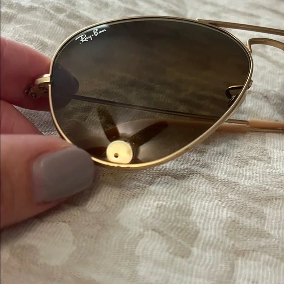 Ray-Ban RB3025 Aviator Classic Sunglasses Gold Frame Brown Gradient Lens w/ Case - Picture 6 of 7